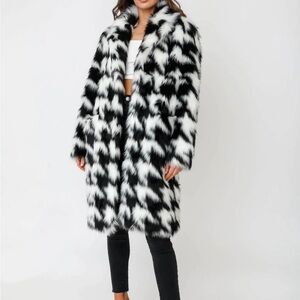 Shaci by LALA Women’s Chic Black and White Faux Fur Teddy Jacket